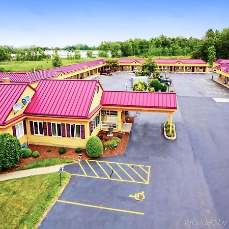 Amherst Inn & Suites Exterior foto